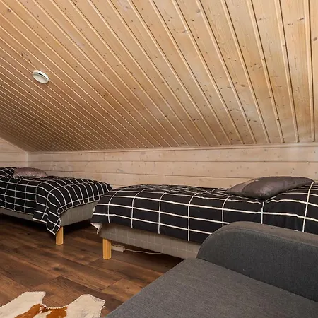 Unelmasaeleikkoe 2, Cozy Finnish Lapland Near Levi With Private Sauna & Fireplace * Kittilä